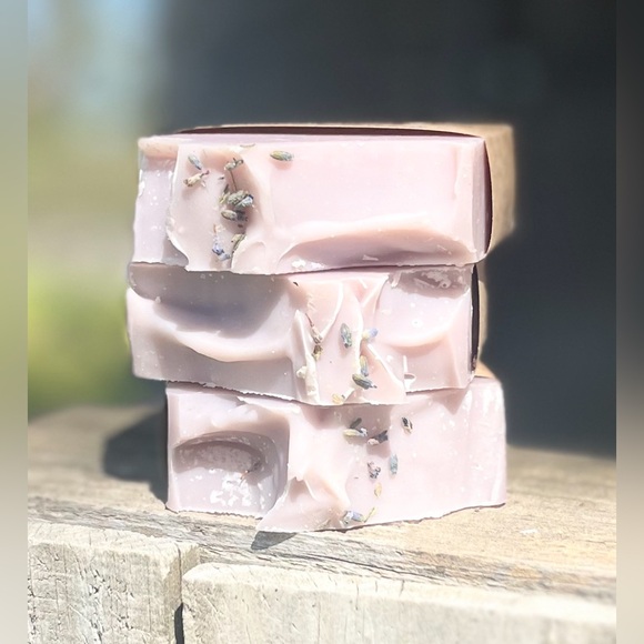 Artisan Handcrafted Soap - PEACEFUL LAVENDER 
❤️Handcrafted by Me, with Love ❤️ - Picture 2 of 2